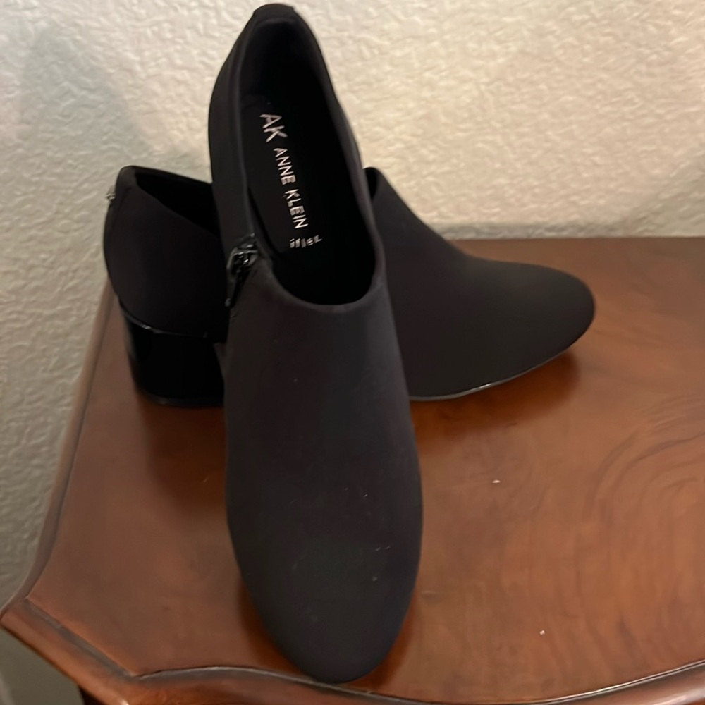 Anne Klein Black Heeled Shoes